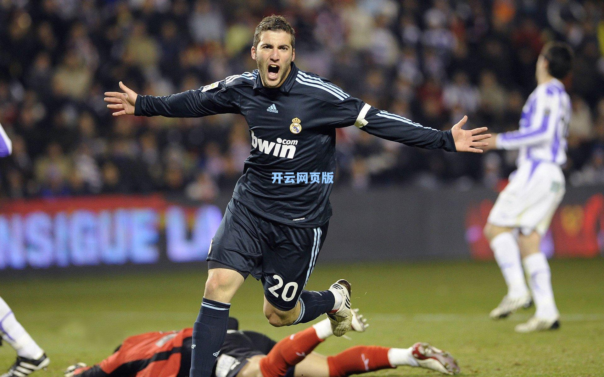 密尔沃基重磅交易落定!神射希尔德克尔联手字母哥,老将德拉维多瓦重返骑士