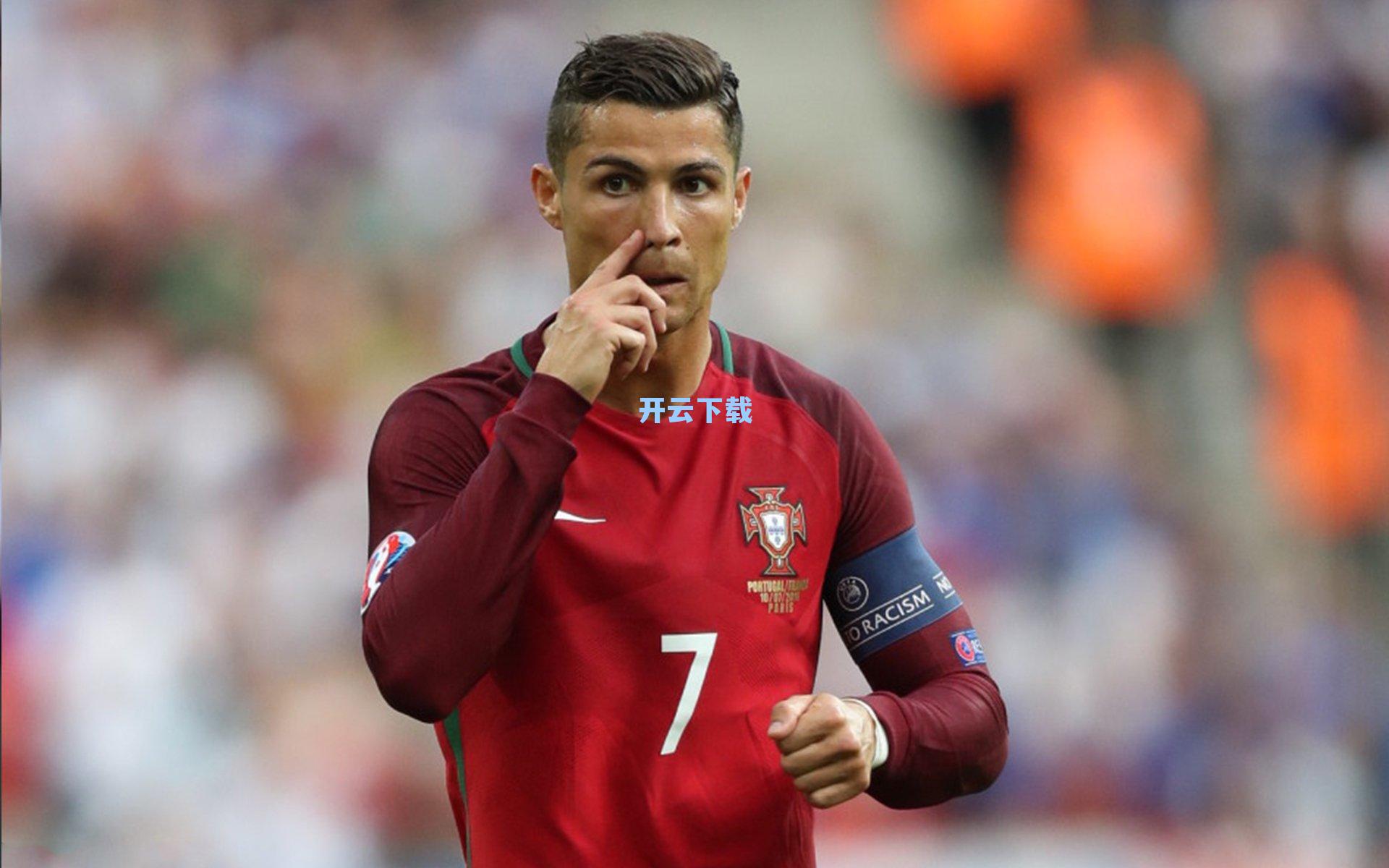 哈兰德趣味对决小球迷 超强记忆力展现曼城队内温情