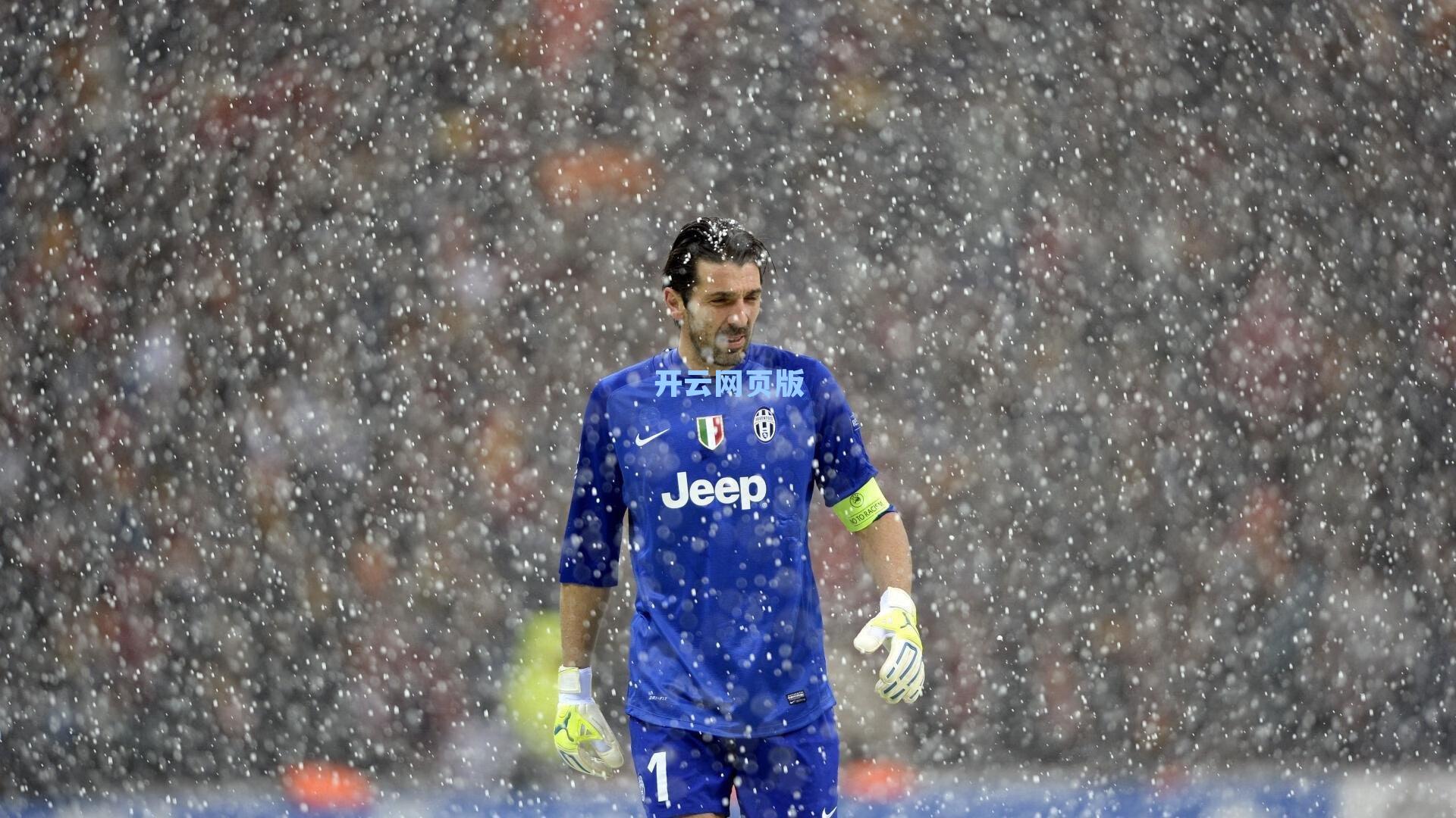 波媒曝巴萨履行分成协议 三家波兰俱乐部受益莱万转会